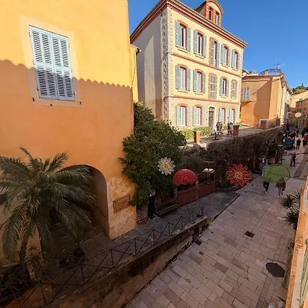 De Charme à Les Mimosas Village Médiéval ! *